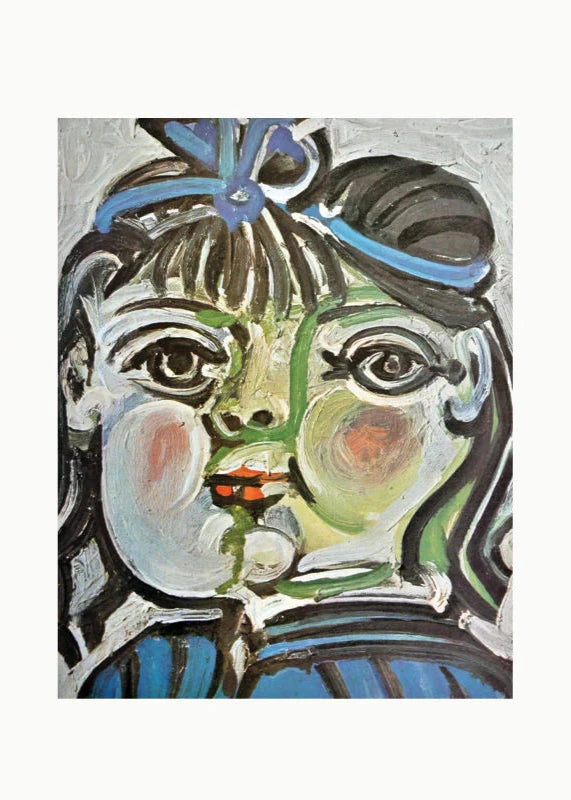 Page issue du livre Verve montrant une photo du tableau Paloma de Pablo Picasso sur fond blanc. Il représente le visage d'une petite fille avec des cheveux noirs et un ruban bleu dans les cheveux avec une couleur de palette gris, verte, jaune et noire.